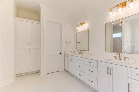 Bath - 738 Campana Dr, Evans, GA 30809 photo 1 of 9