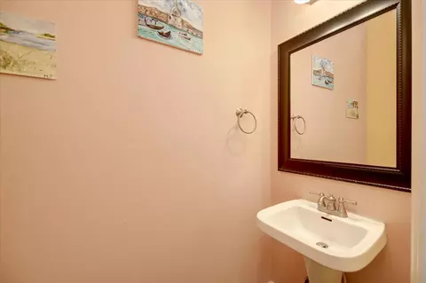 Bath - 780 Springbrook Cir, Evans, GA 30809 photo 2 of 4