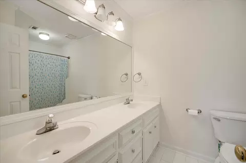 Bath - 780 Springbrook Cir, Evans, GA 30809 photo 1 of 4