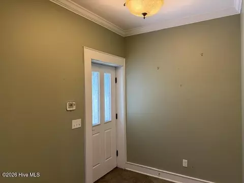 Entry Way - 39 E Calhoun St, Wadley, GA 30477 photo 2 of 3