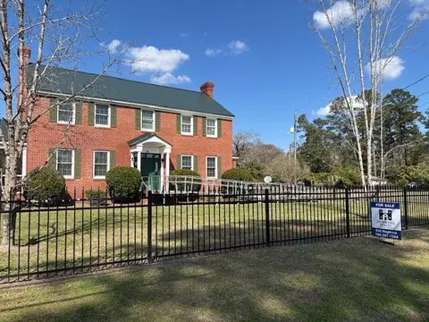 Exterior - 39 E Calhoun St, Wadley, GA 30477 photo 10 of 10