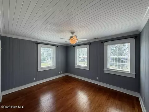 Bedroom - 39 E Calhoun St, Wadley, GA 30477 photo 2 of 3