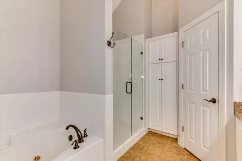 Bath - 929 Mitchell Ln, Evans, GA 30809 photo 3 of 5