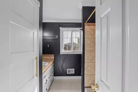 Bath - 3414 Sutton Pl, Augusta, GA 30906 photo 1 of 5