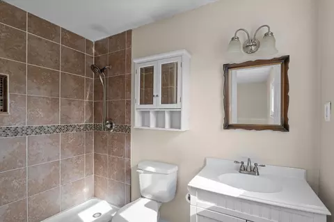 Bath - 3414 Sutton Pl, Augusta, GA 30906 photo 4 of 5