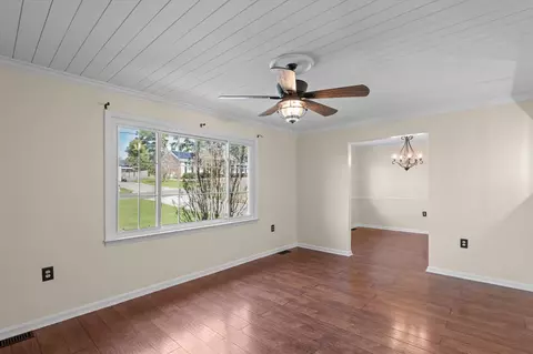 Living - 3414 Sutton Pl, Augusta, GA 30906 photo 2 of 4