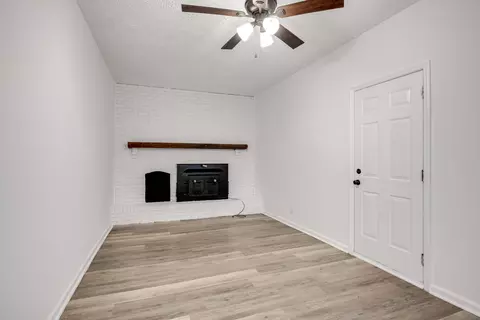 Living - 216 Weldon Rd, Martinez, GA 30907 photo 7 of 7