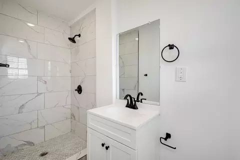 Bath - 216 Weldon Rd, Martinez, GA 30907 photo 1 of 3