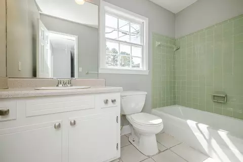 Bath - 513 Henderson Dr, Augusta, GA 30909 photo 5 of 5