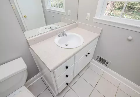 Bath - 513 Henderson Dr, Augusta, GA 30909 photo 4 of 5