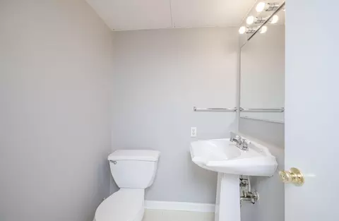 Bath - 513 Henderson Dr, Augusta, GA 30909 photo 1 of 5