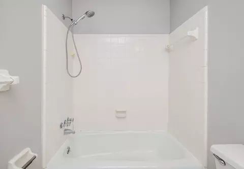 Bath - 513 Henderson Dr, Augusta, GA 30909 photo 3 of 5