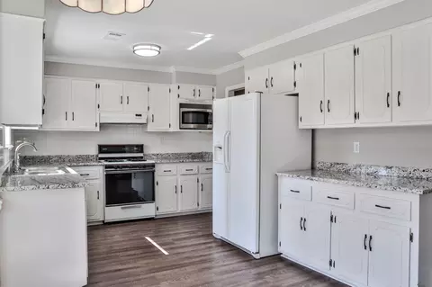 Kitchen - 715 Spooner Dr, Evans, GA 30809 photo 3 of 6
