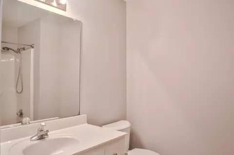 Bath - 715 Spooner Dr, Evans, GA 30809 photo 6 of 7