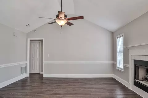 Living - 715 Spooner Dr, Evans, GA 30809 photo 3 of 6