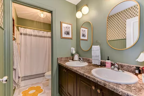 Bath - 1037 Ardrey Cir, Evans, GA 30809 photo 4 of 4