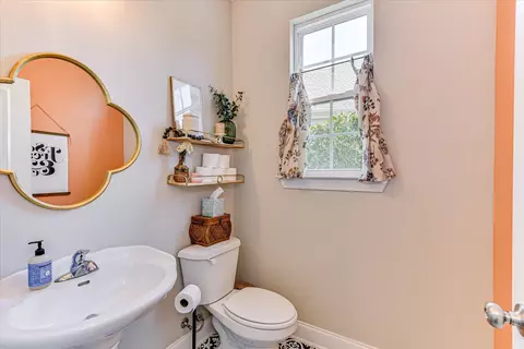 Bath - 1037 Ardrey Cir, Evans, GA 30809 photo 1 of 4