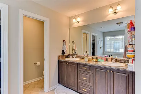 Bath - 1037 Ardrey Cir, Evans, GA 30809 photo 2 of 4