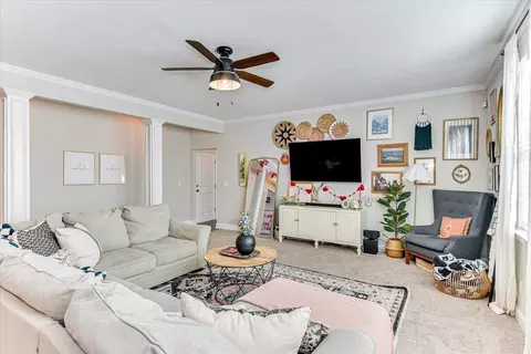 Living - 1037 Ardrey Cir, Evans, GA 30809 photo 5 of 6