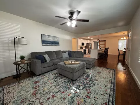 Living - 1904 Robin Rd, North Augusta, SC 29841 photo 1 of 3