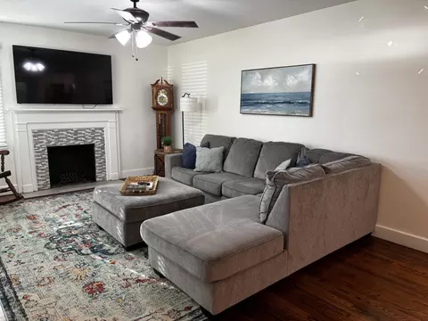Living - 1904 Robin Rd, North Augusta, SC 29841 photo 3 of 3