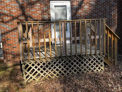 Exterior - 1904 Robin Rd, North Augusta, SC 29841 photo 6 of 7