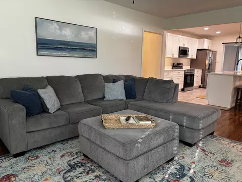 Living - 1904 Robin Rd, North Augusta, SC 29841 photo 2 of 3