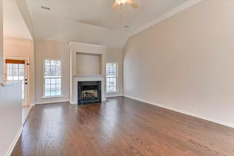 Living - 915 River Bound Ct, Evans, GA 30809 photo 6 of 7