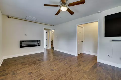 Living - 3060 Collier Rd, Augusta, GA 30906 photo 1 of 8
