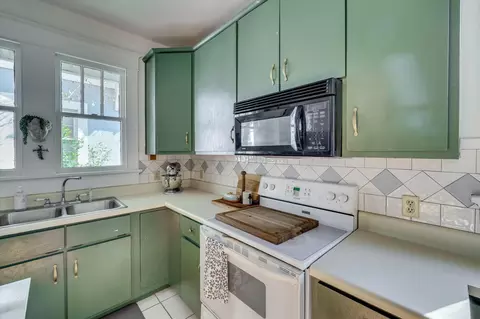 Kitchen - 1440 Johns Rd, Augusta, GA 30904 photo 4 of 8