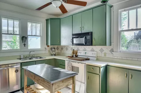 Kitchen - 1440 Johns Rd, Augusta, GA 30904 photo 3 of 8