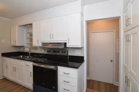 Kitchen - 1938 Roys Ln, Augusta, GA 30906 photo 2 of 2