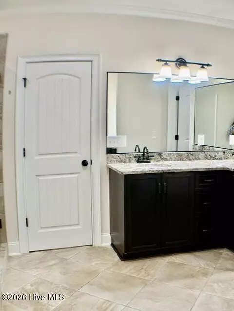 Bath - 9060 Winterton St, Evans, GA 30809 photo 4 of 12