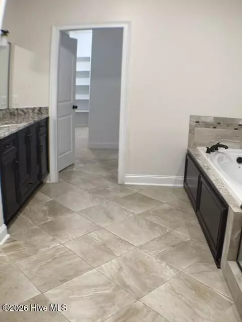 Bath - 9060 Winterton St, Evans, GA 30809 photo 9 of 12