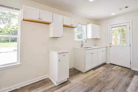 Kitchen - 1424 Brown St, Augusta, GA 30901 photo 2 of 7