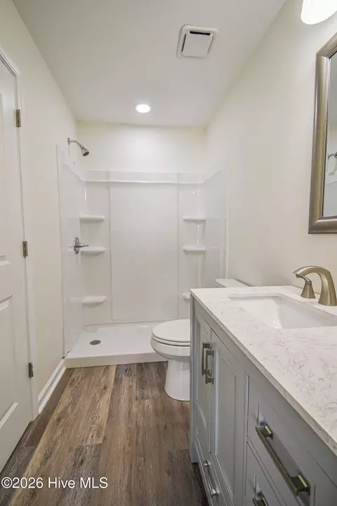 Bath - 1424 Brown St, Augusta, GA 30901 photo 7 of 25