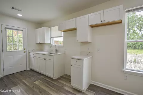 Kitchen - 1424 Brown St, Augusta, GA 30901 photo 4 of 7