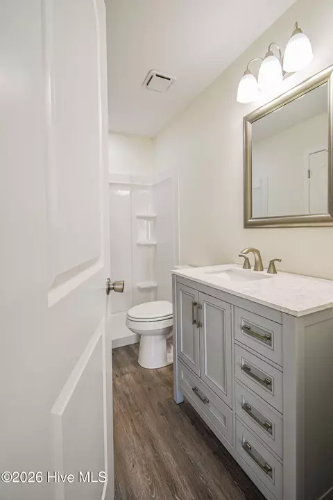 Bath - 1424 Brown St, Augusta, GA 30901 photo 6 of 25