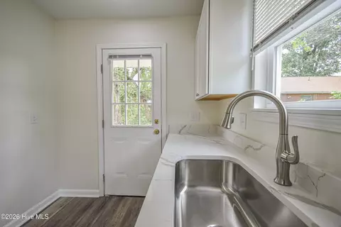Kitchen - 1424 Brown St, Augusta, GA 30901 photo 6 of 7