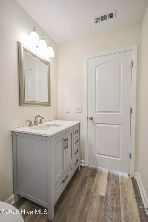 Bath - 1424 Brown St, Augusta, GA 30901 photo 8 of 25