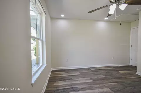 Living - 1424 Brown St, Augusta, GA 30901 photo 5 of 10
