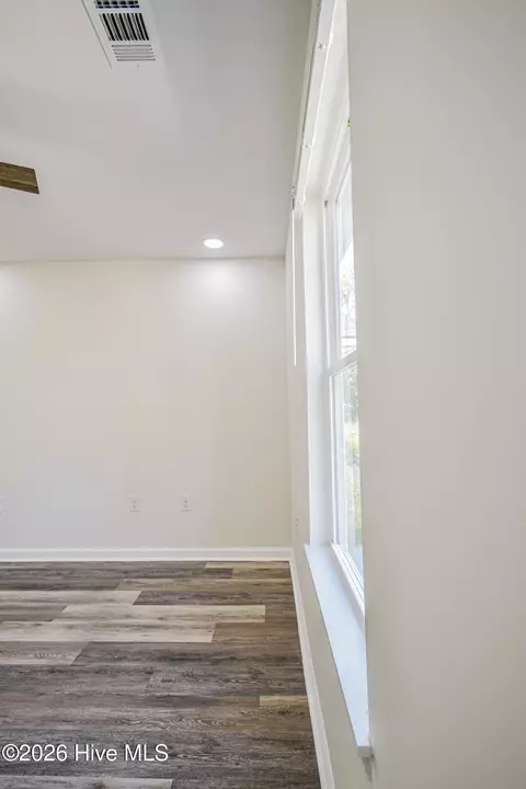 Living - 1424 Brown St, Augusta, GA 30901 photo 4 of 10