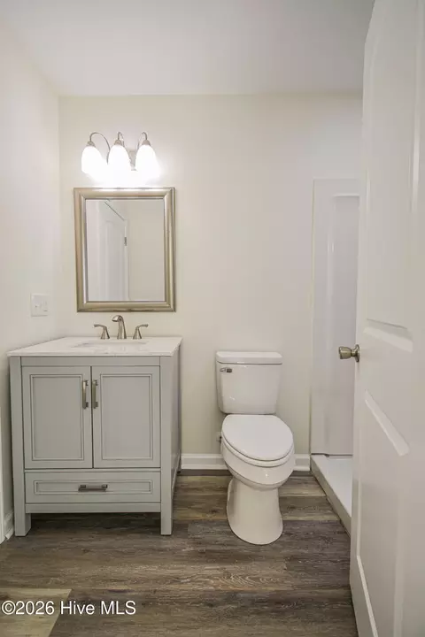 Bath - 1424 Brown St, Augusta, GA 30901 photo 5 of 25