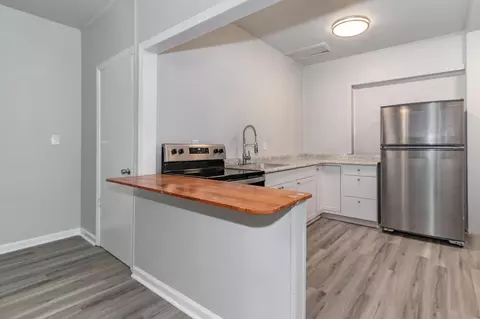 Kitchen - 1039 Redbird Rd #B, Augusta, GA 30904 photo 6 of 7