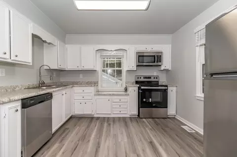 Kitchen - 1039 Redbird Rd #B, Augusta, GA 30904 photo 3 of 7