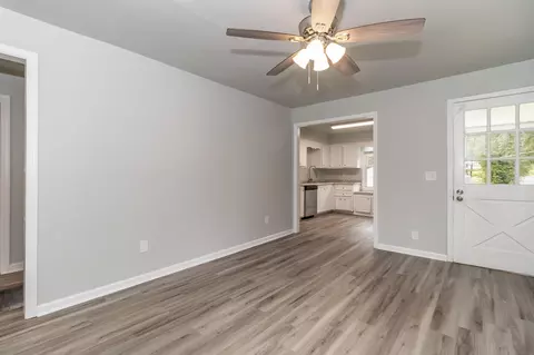Living - 1039 Redbird Rd #B, Augusta, GA 30904 photo 3 of 7