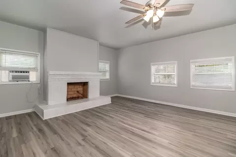 Living - 1039 Redbird Rd #B, Augusta, GA 30904 photo 6 of 7