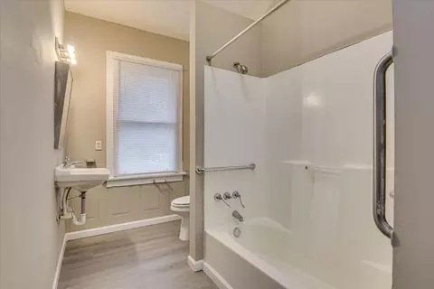 Bath - 305 1st St, Augusta, GA 30901 photo 2 of 2
