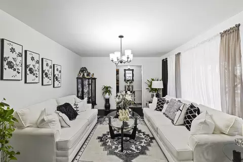Living - 2423 Eagle Dr, Augusta, GA 30906 photo 6 of 10