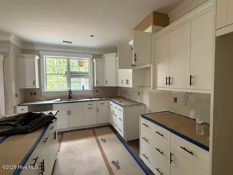 Kitchen - 118 Tara Dr, Mccormick, SC 29835 photo 5 of 7